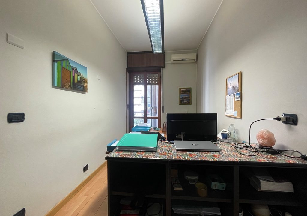 piazzale-europa-Gallarate-ufficio-A-secondo-piano