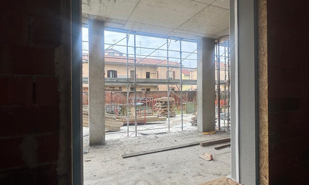 nuova-costruzione-gallarate-milano-stazione-aeroporto-malpensa-giardino