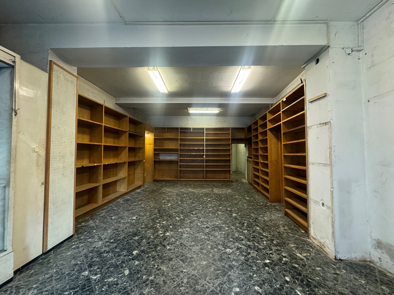 gallarate-centro-negozio-vendita-vetrine-su-strada