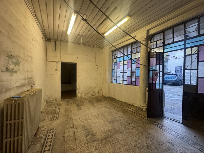 gallarate-centro-negozio-vendita-vetrine-su-strada