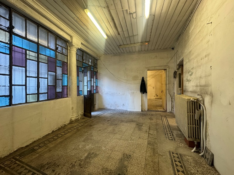 gallarate-centro-negozio-vendita-vetrine-su-strada