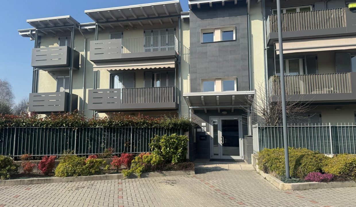 bilocale-oggiona-con-santo-stefano-balcone-laghi-malpensa -varese