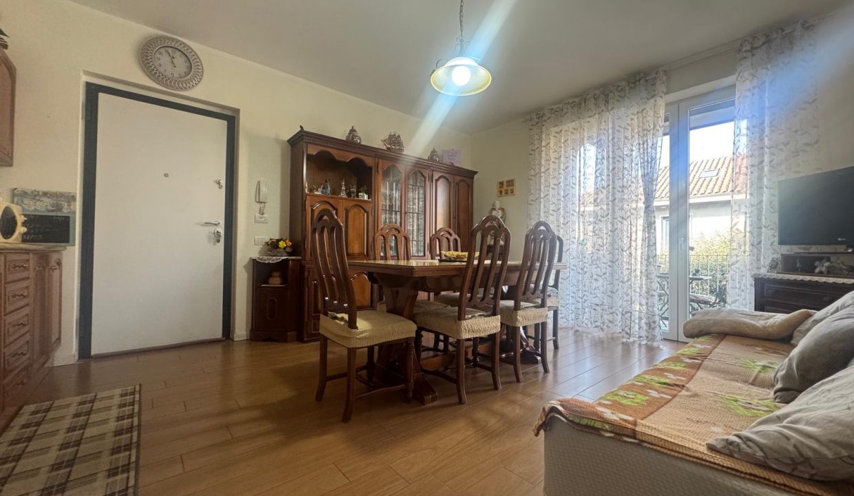 bilocale-oggiona-con-santo-stefano-balcone-laghi-malpensa -varese