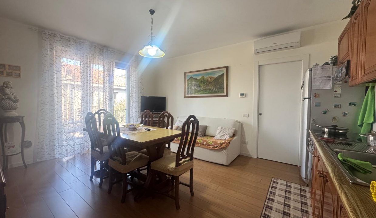bilocale-oggiona-con-santo-stefano-balcone-laghi-malpensa -varese
