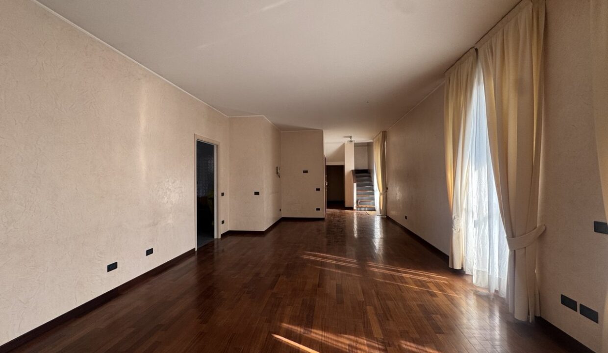 attico-superattico-gallarate-centro-terrazzo-balcone-box-doppio-milano-malpensa-varese