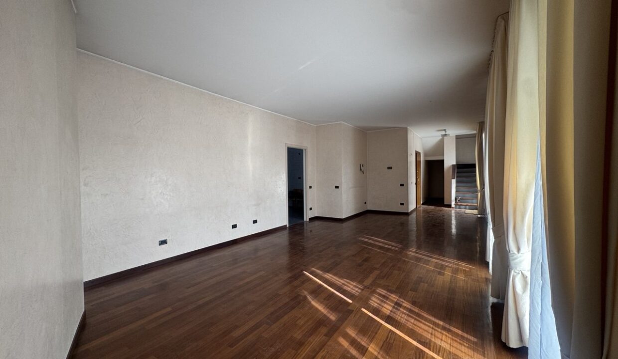 attico-superattico-gallarate-centro-terrazzo-balcone-box-doppio-milano-malpensa-varese