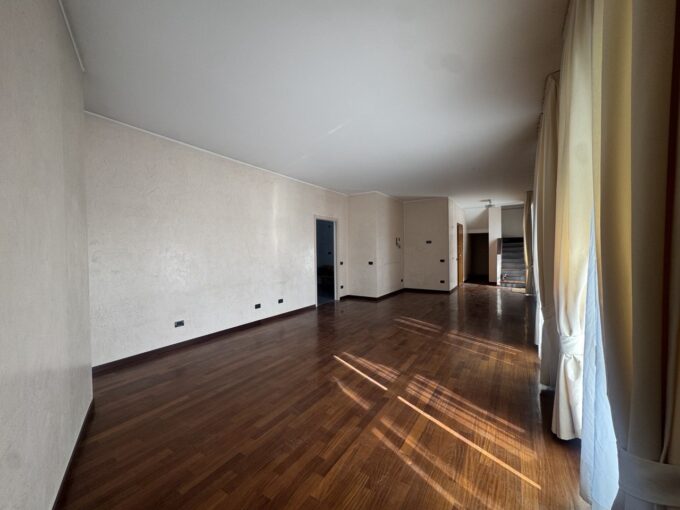 attico-superattico-gallarate-centro-terrazzo-balcone-box-doppio-milano-malpensa-varese