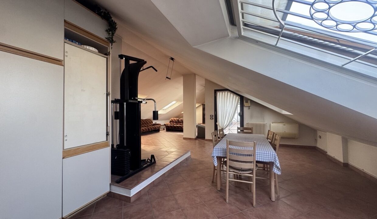 attico-superattico-gallarate-centro-terrazzo-balcone-box-doppio-milano-malpensa-varese