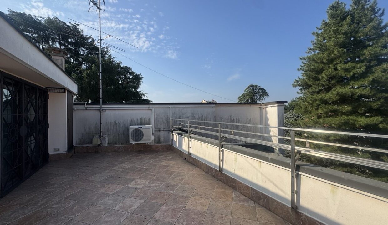 attico-superattico-gallarate-centro-terrazzo-balcone-box-doppio-milano-malpensa-varese
