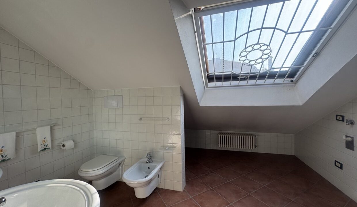 attico-superattico-gallarate-centro-terrazzo-balcone-box-doppio-milano-malpensa-varese