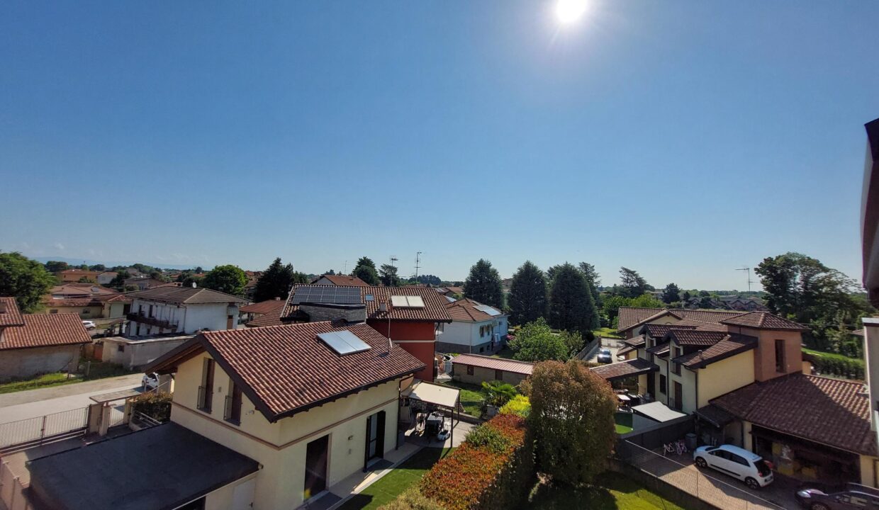 duplex-trilocale-due-livelli-ferno-malpensa-milano-box