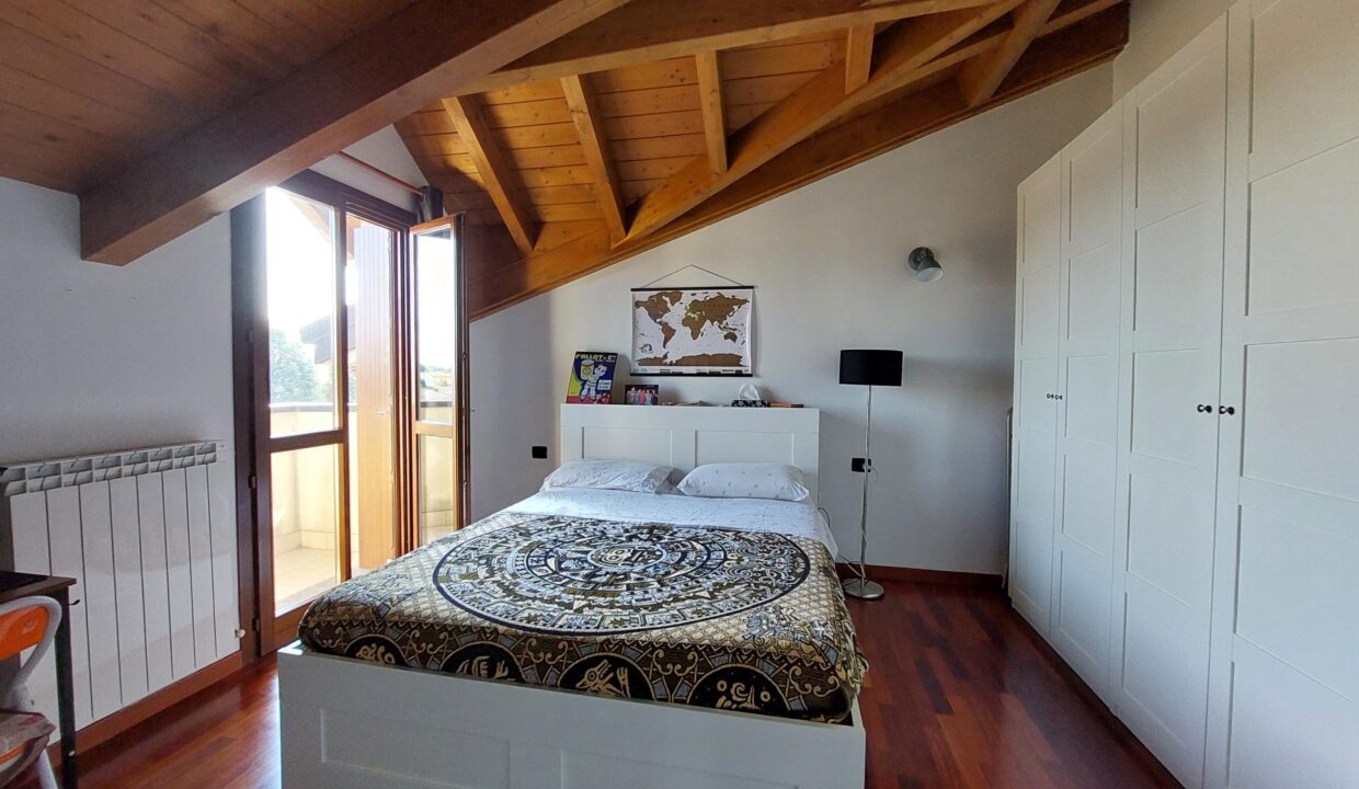 duplex-trilocale-due-livelli-ferno-malpensa-milano-box