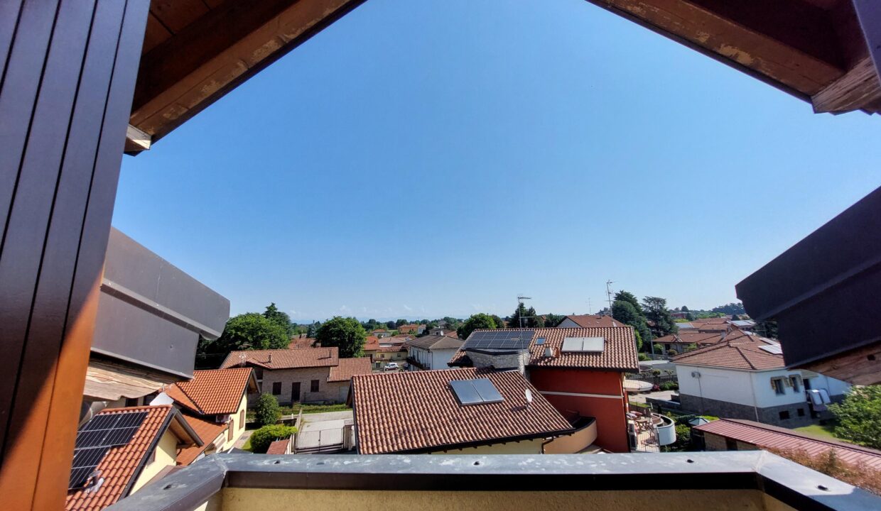 duplex-trilocale-due-livelli-ferno-malpensa-milano-box