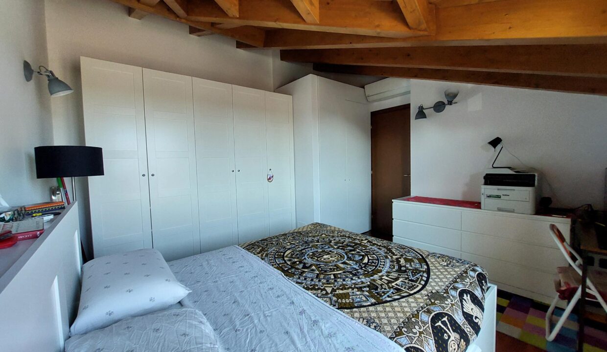 duplex-trilocale-due-livelli-ferno-malpensa-milano-box
