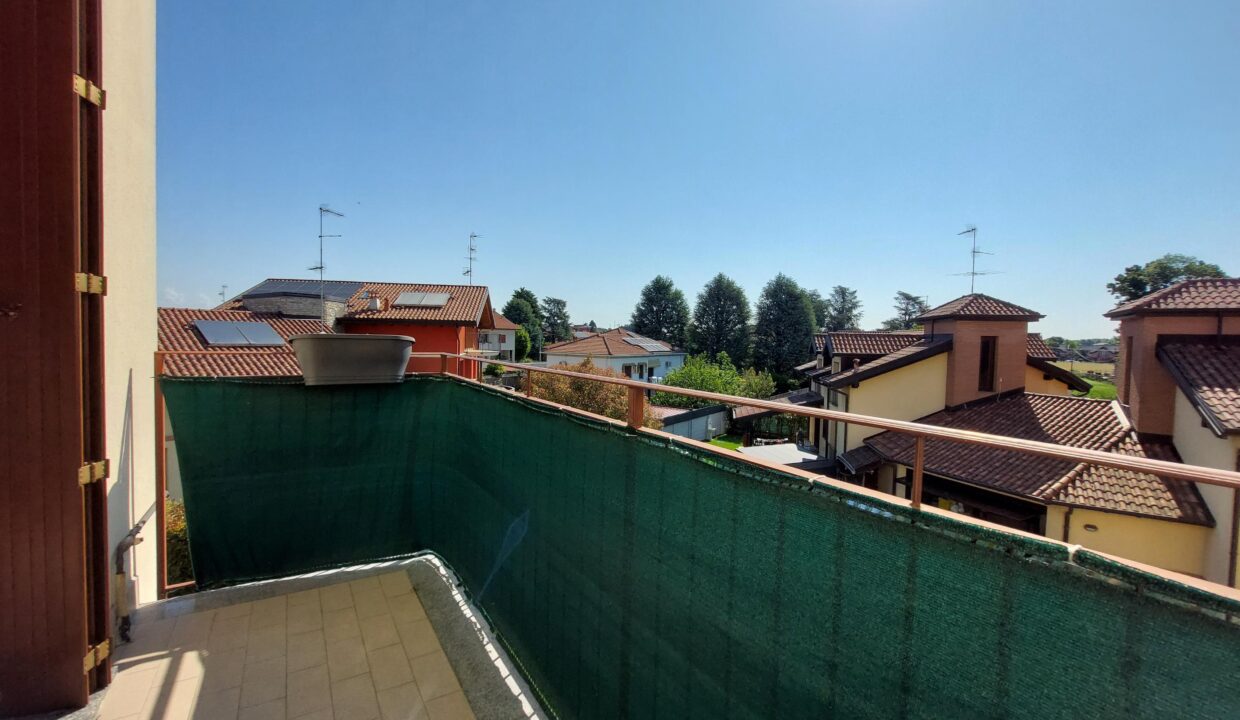 duplex-trilocale-due-livelli-ferno-malpensa-milano-box