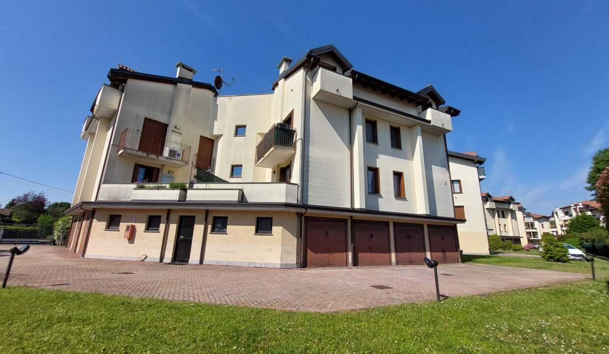 duplex-trilocale-due-livelli-ferno-malpensa-milano-box