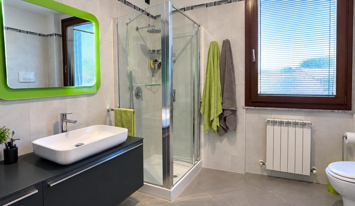 duplex-trilocale-due-livelli-ferno-malpensa-milano-box