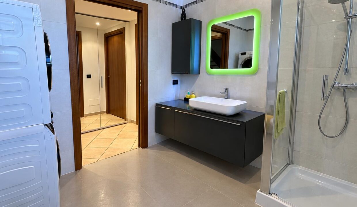 duplex-trilocale-due-livelli-ferno-malpensa-milano-box