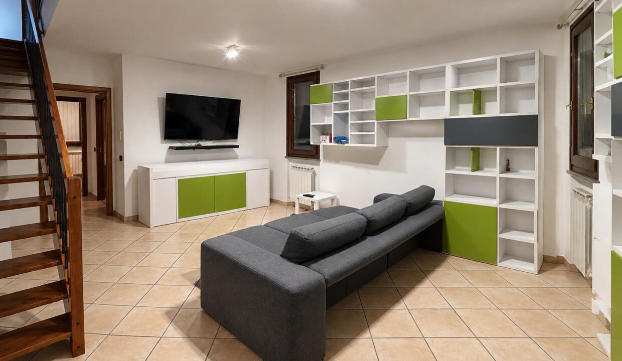 duplex-trilocale-due-livelli-ferno-malpensa-milano-box