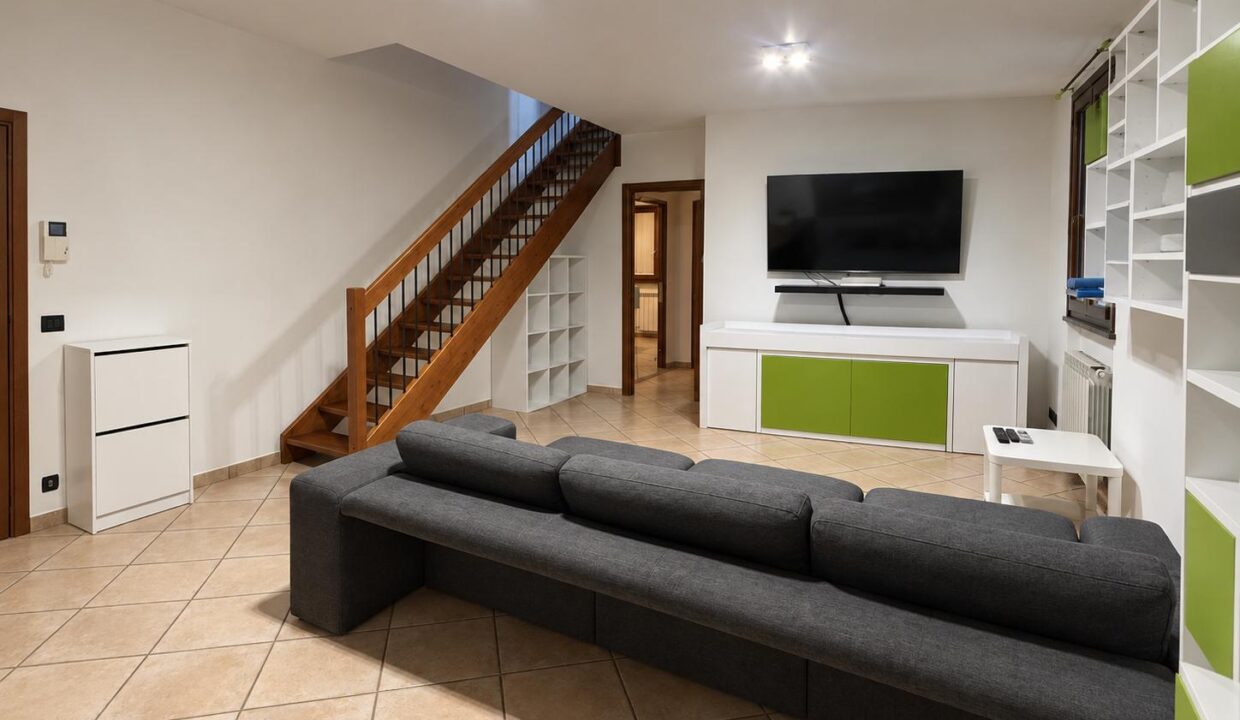 duplex-trilocale-due-livelli-ferno-malpensa-milano-box
