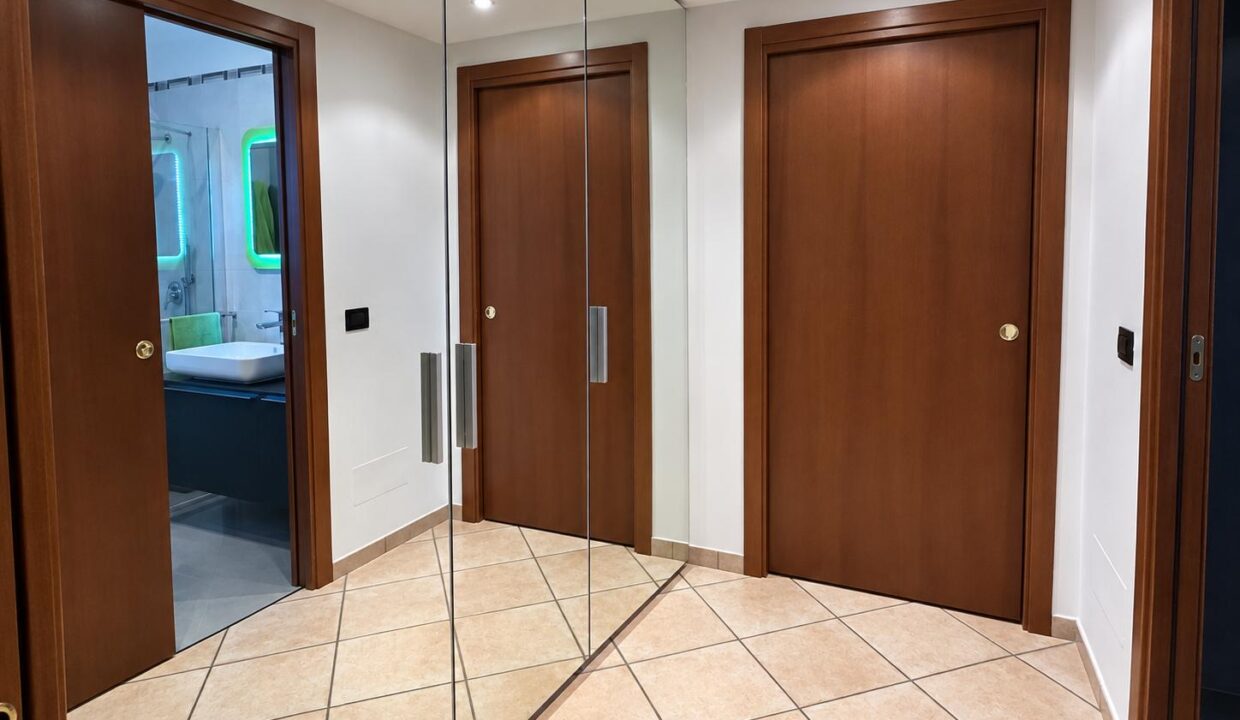 duplex-trilocale-due-livelli-ferno-malpensa-milano-box