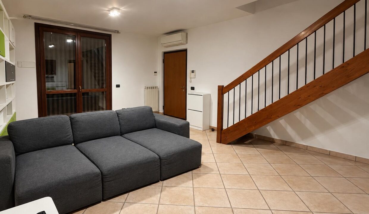 duplex-trilocale-due-livelli-ferno-malpensa-milano-box