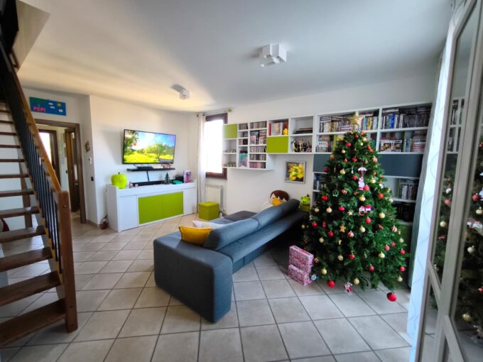 trilocale-duplex-due-livelli-ferno-malpensa-milano-varese-balcone