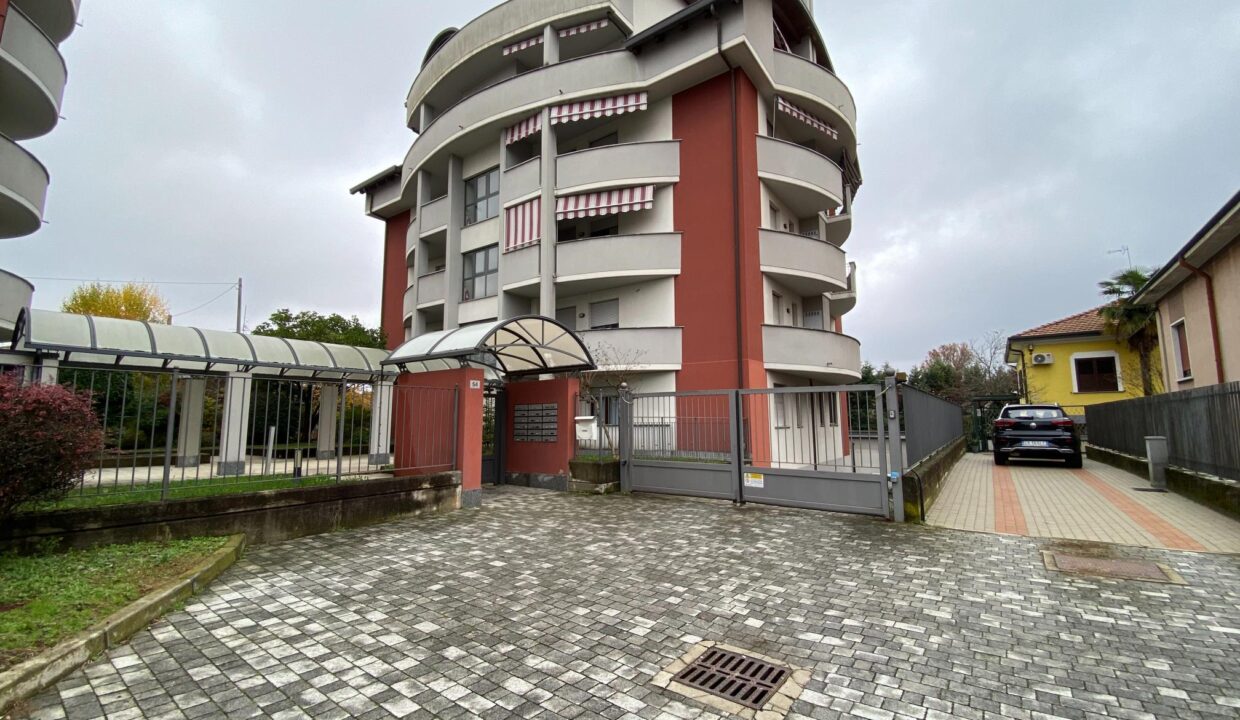 bilocale-arredato-affitto-gallarate-milano-malpensa-balcone-box