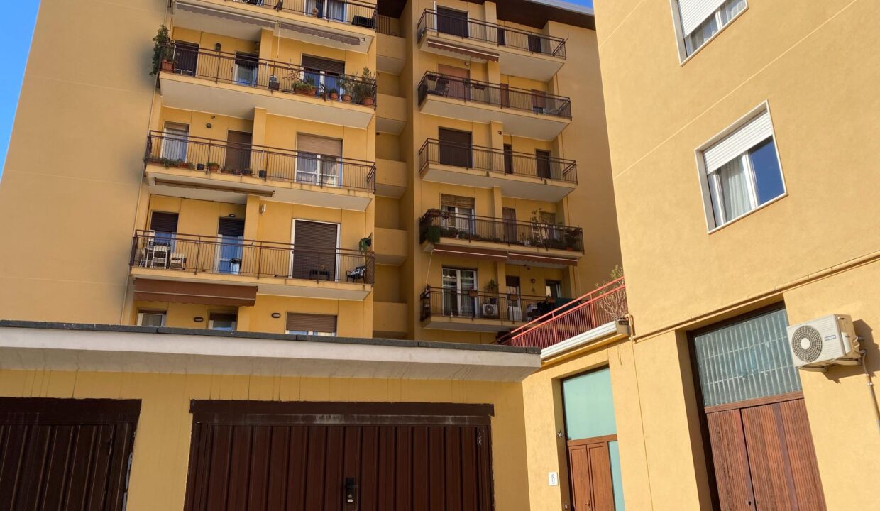 Trilocale-arredato-in-affitto-cardano-al-campo-balcone-malpensa-gallarate