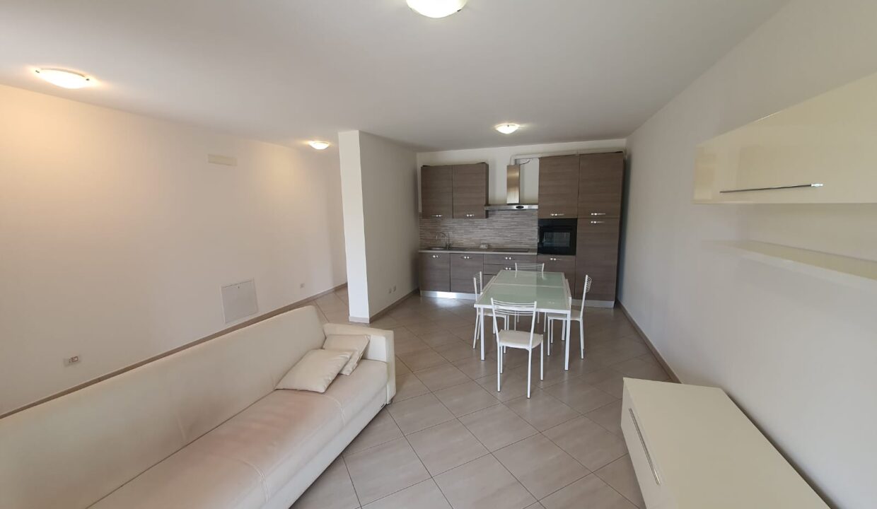 Bilocale-piano-terra-arsago-seprio-arredato-milano-malpensa-cantina