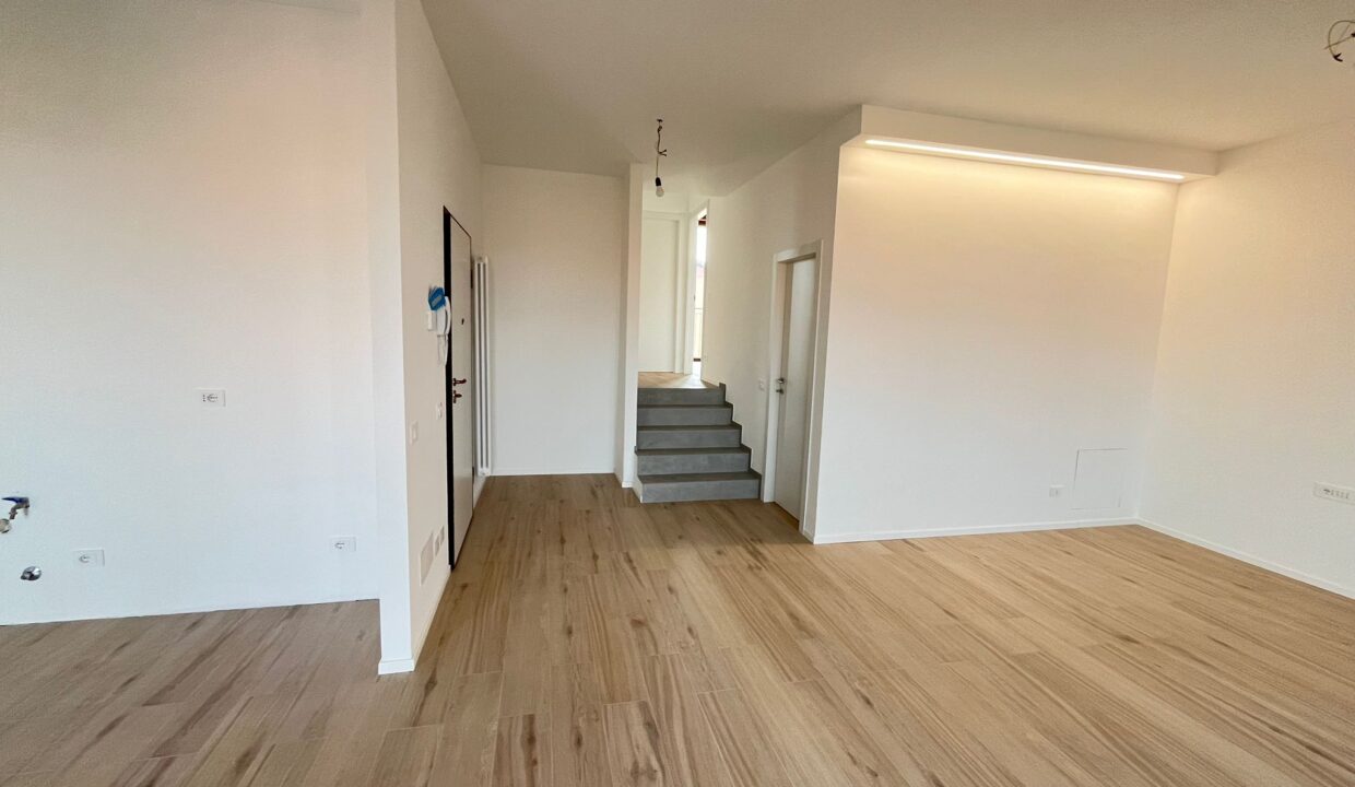 trilocale-vendita-busto-arsizio-balcone-terrazzo-box-doppio-cantina-milano-malpensa-varese