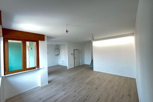 trilocale-vendita-busto-arsizio-balcone-terrazzo-box-doppio-cantina-milano-malpensa-varese