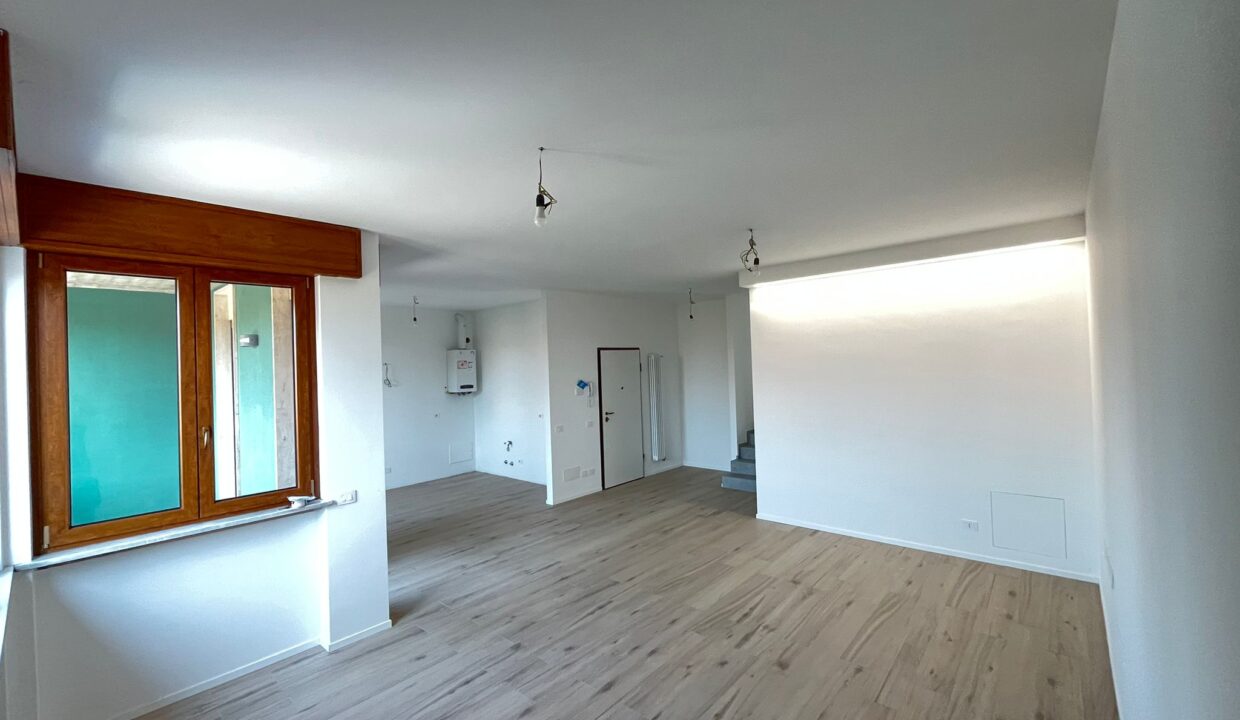 trilocale-vendita-busto-arsizio-balcone-terrazzo-box-doppio-cantina-milano-malpensa-varese