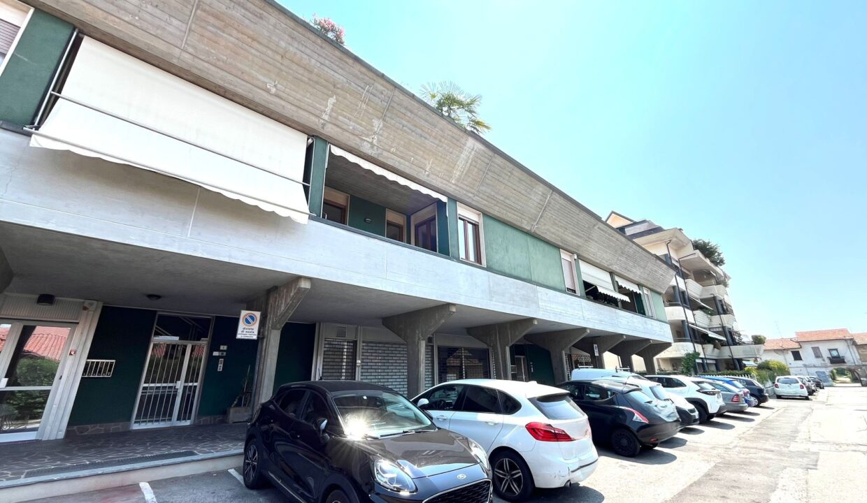 trilocale-vendita-busto-arsizio-balcone-terrazzo-box-doppio-cantina-milano-malpensa-varese