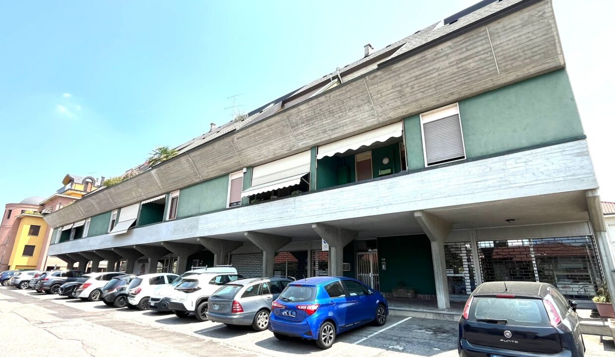 trilocale-vendita-busto-arsizio-balcone-terrazzo-box-doppio-cantina-milano-malpensa-varese