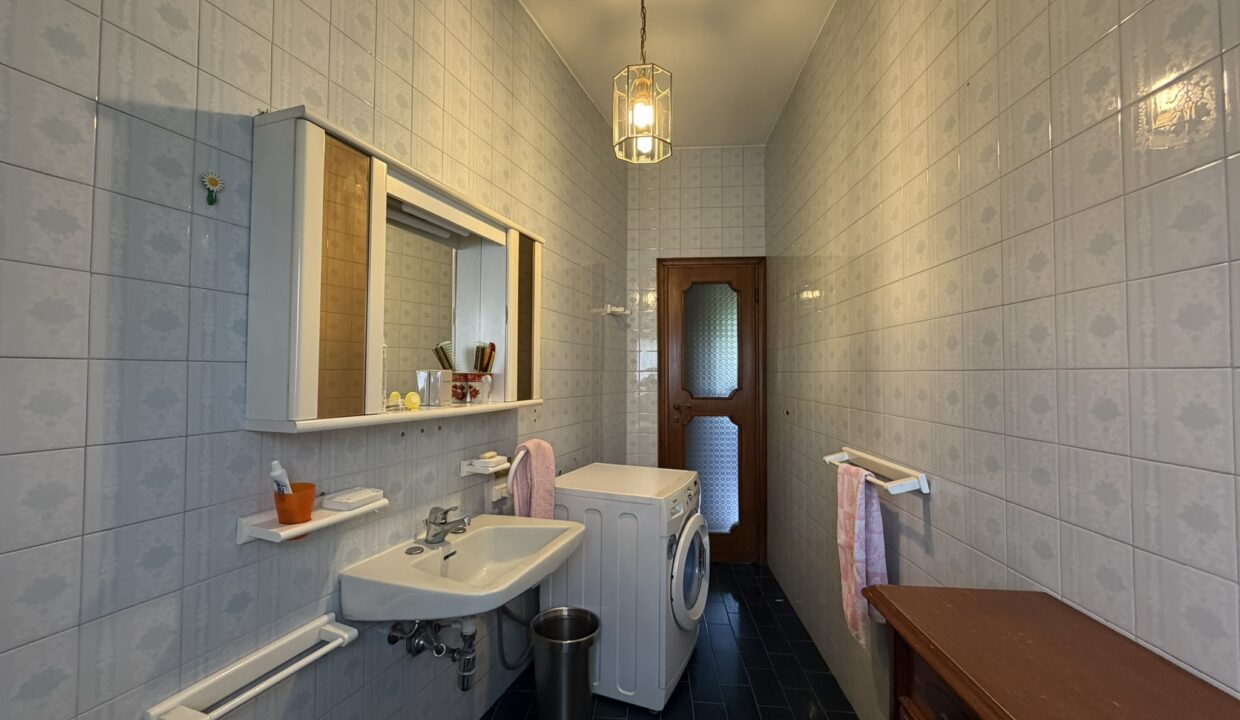 Villa-gallarate-crenna-aeroporto-milano-malpensa-giardino-box-doppio