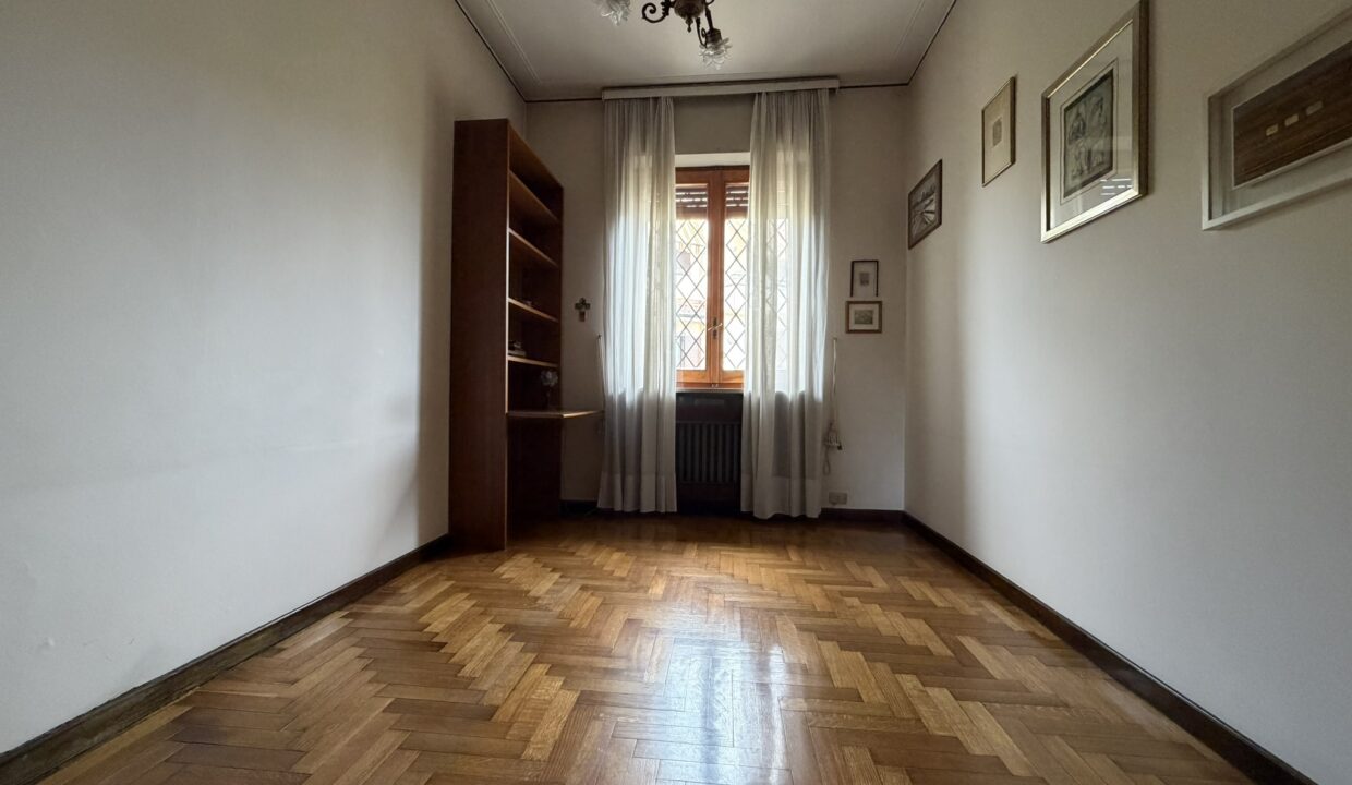 Villa-gallarate-crenna-aeroporto-milano-malpensa-giardino-box-doppio