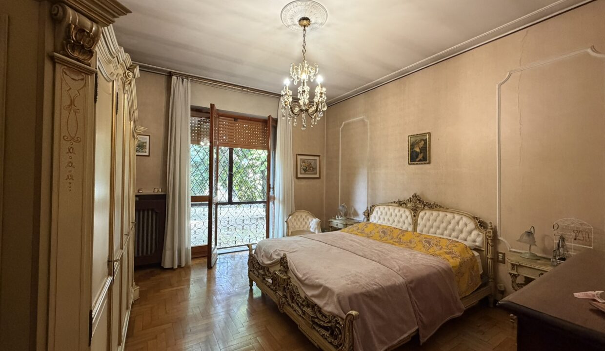 Villa-gallarate-crenna-aeroporto-milano-malpensa-giardino-box-doppio