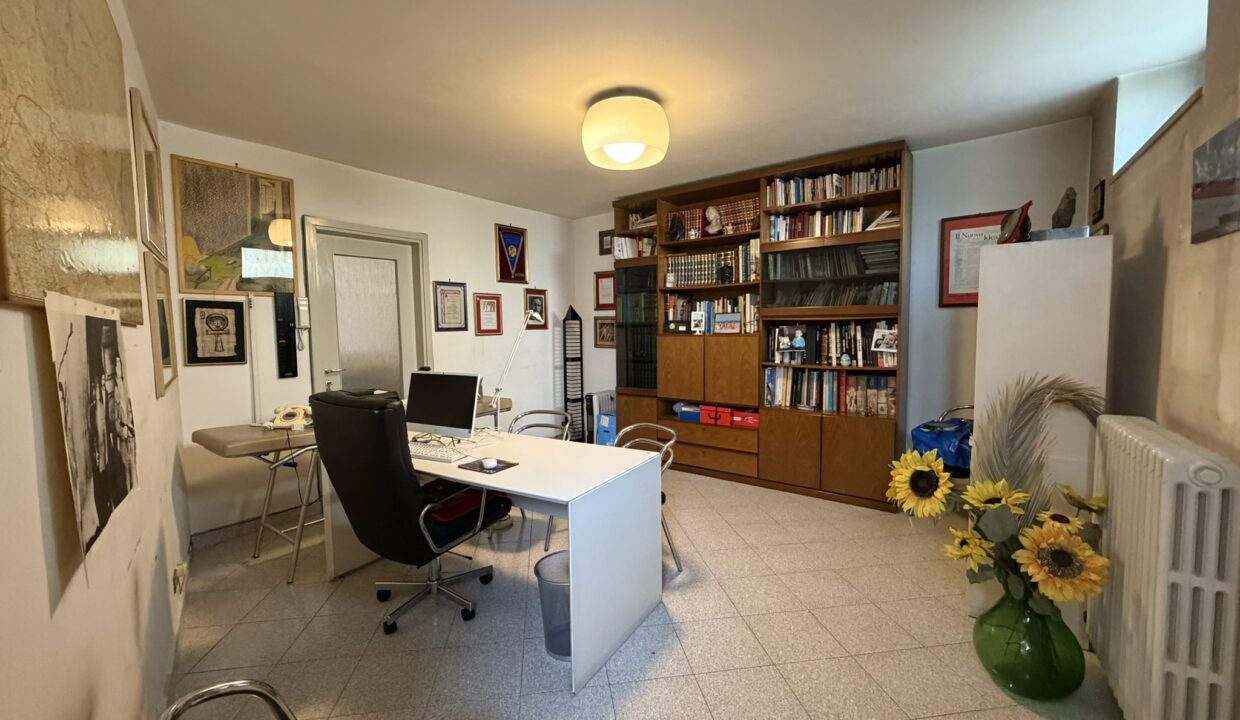 Villa-gallarate-crenna-aeroporto-milano-malpensa-giardino-box-doppio