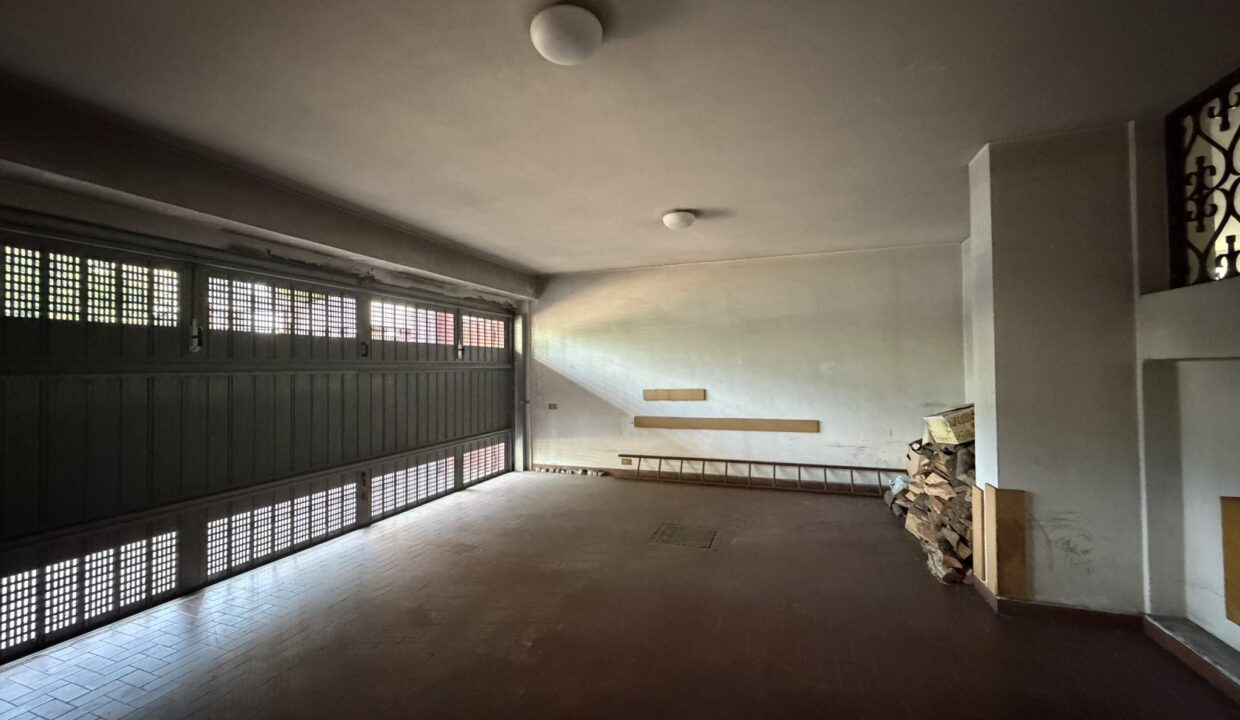 Villa-gallarate-crenna-aeroporto-milano-malpensa-giardino-box-doppio