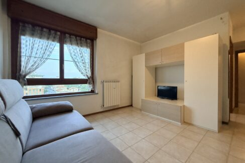 monolocale-gallarate-stazione-arredato-box-cantina-malpensa
