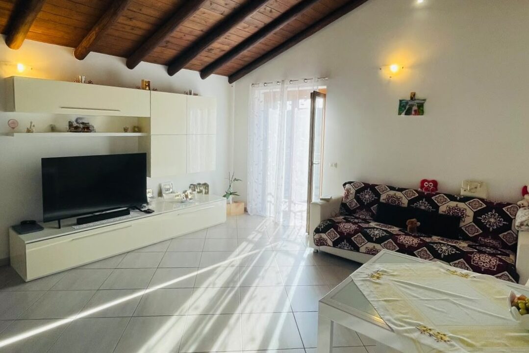 bilocale-arredato-arsago-seprio-balcone-cantina-posto-auto-malpensa-milano