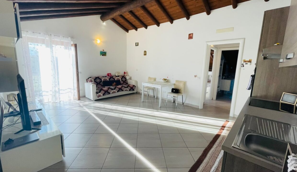 bilocale-arredato-arsago-seprio-balcone-cantina-posto-auto-malpensa-milano