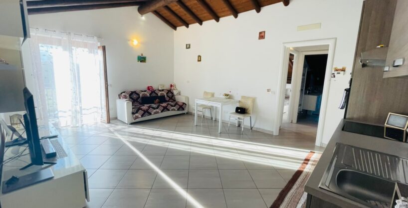 bilocale-arredato-arsago-seprio-balcone-cantina-posto-auto-malpensa-milano